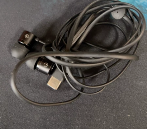 一加手机原装耳机 感兴趣的话点“我想要”和...