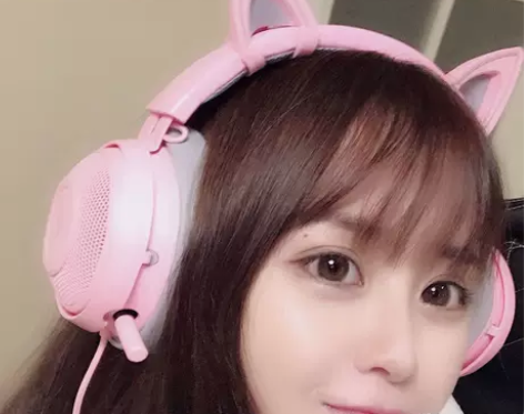 Razer雷蛇耳机粉晶猫耳 感兴趣的话点“...