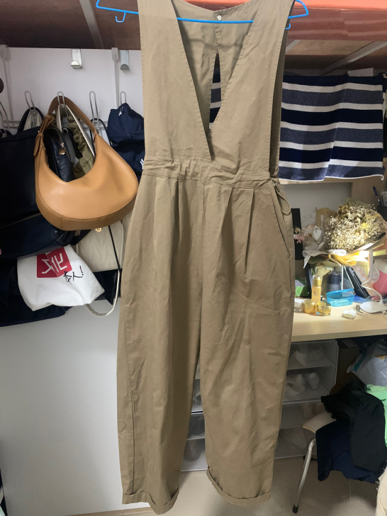 实体店买的连体裤 M码 穿了两次 喜新厌旧...