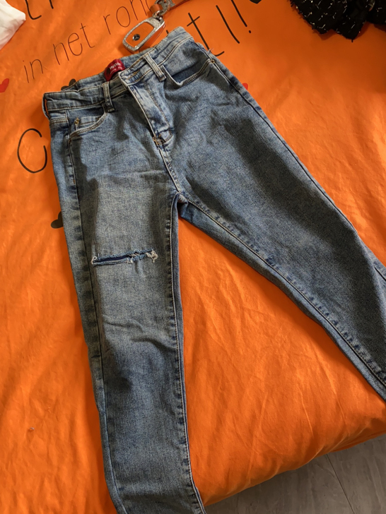 全新小脚牛仔裤 闲置专卖