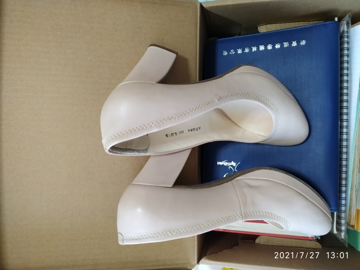 全新Bata牛皮单鞋，37码，高跟。转给需...