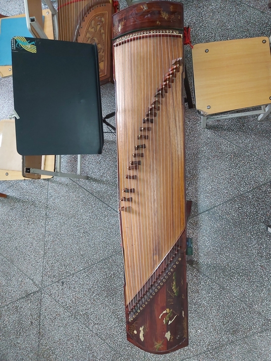 出售二手古筝,古筝教室准备换新筝,琴虽然有...