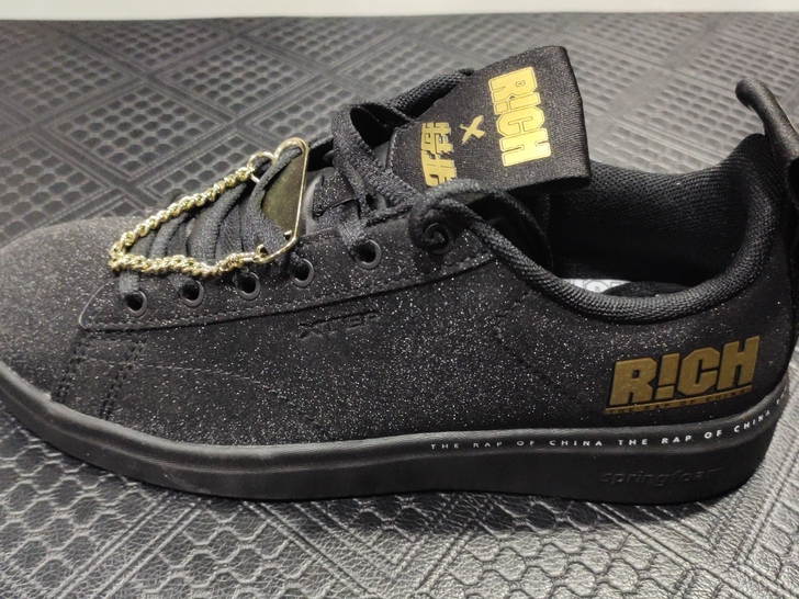 特步全新女鞋码全