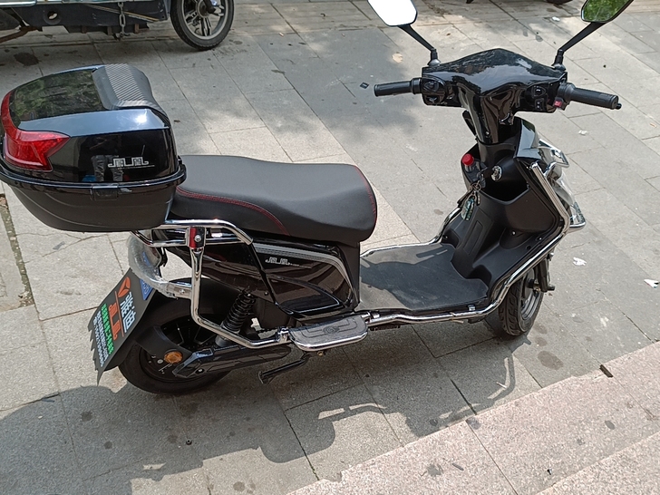 刚买不到一个月的凤凰牌电动车,因本人工作调...