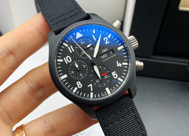 万国飞行员系列IW389101男士机械腕表...