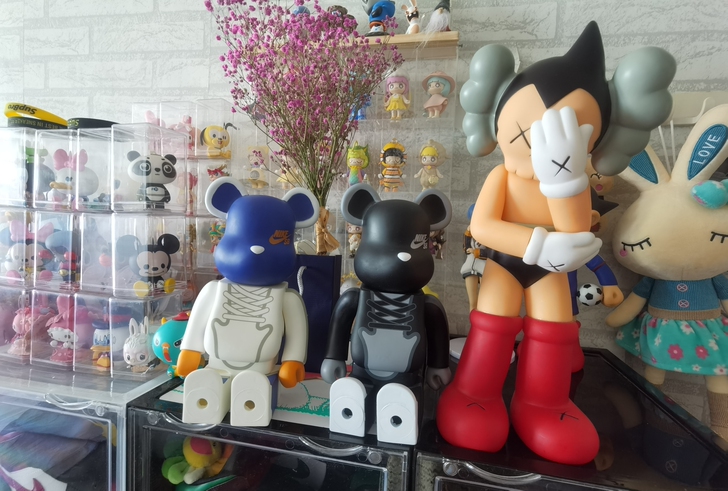 耐克sb手办28cm2个+阿童木手办37c...