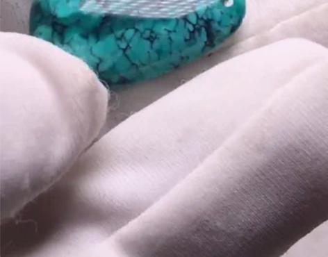 原矿绿松石水滴吊坠，有鎏金工艺，高瓷绿，干...