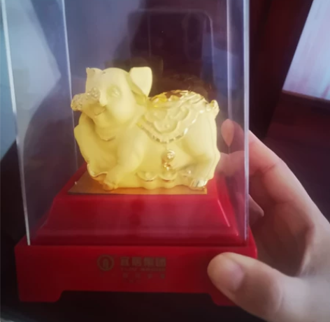 鎏金摆件，公司年会伴手礼，下面印刷的可以擦...