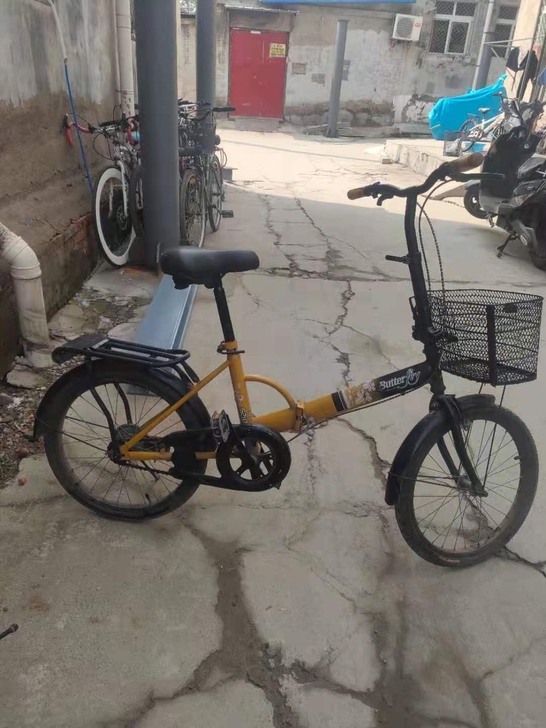 天津产折叠自行车，20寸的，六成新，没啥毛...
