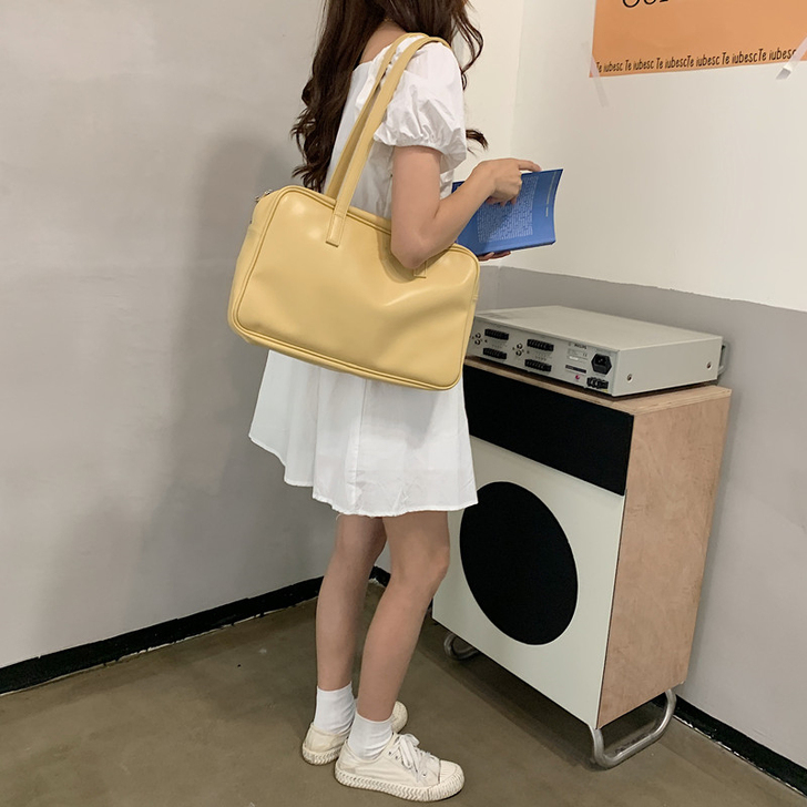 白色腋下包斜挎包