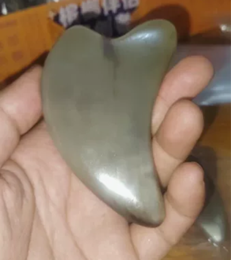 1.2厚白牦牛角三角板编号7 纯色板底部侧...