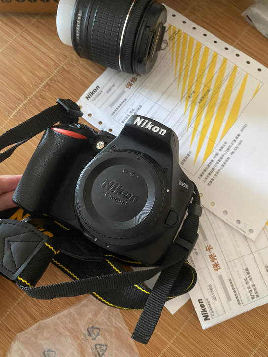 尼康D3500套机五月买的快门300多算是...