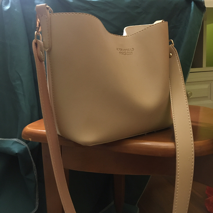 八九成新皮革斜跨包