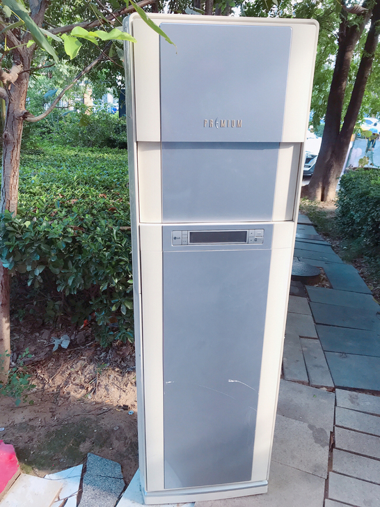 闲置一台Lg大3p冷暖柜机空调，闭合推拉门...