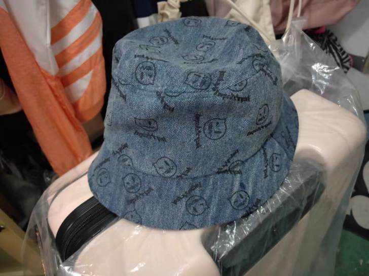 小鬼王琳凯代言的帽子 一次都没戴过 ...