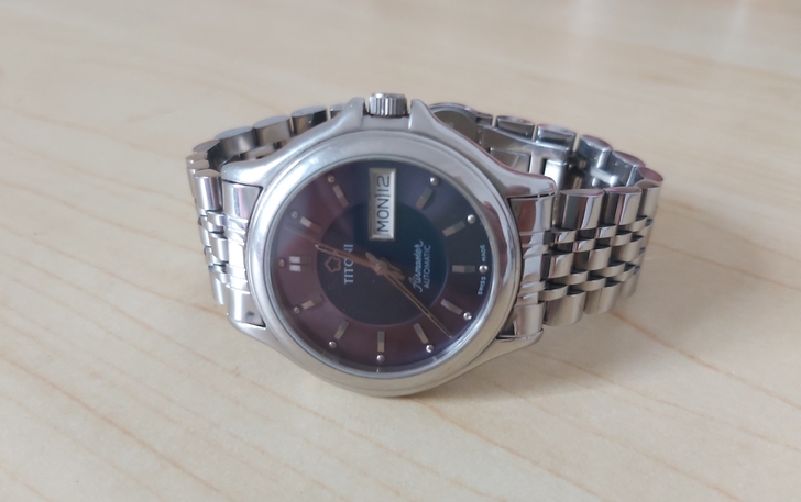 正品瑞士梅花超薄自动机械男表，成色很好，E...