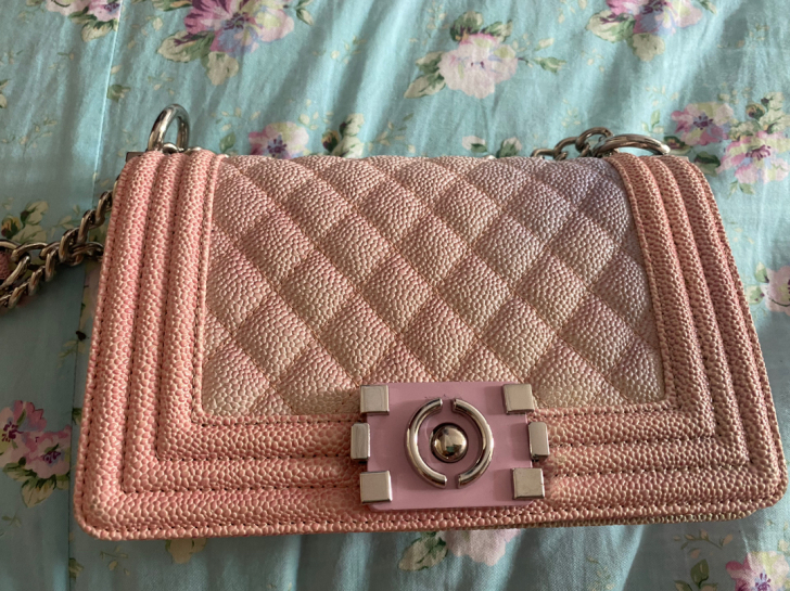 彩虹渐变色，适合夏天，背过两次，包太多了，...