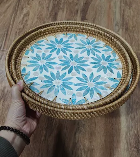 藤编花朵贝壳收纳筐 本款产品选取越南秋藤手...
