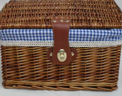 藤箱，收纳能力强，内有棉布内衬，好看可搭配...