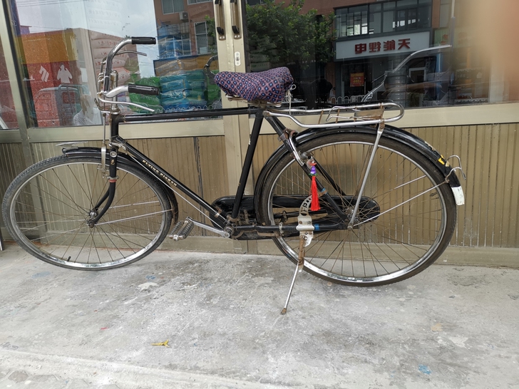 老飞鸽自行车，七八年锰钢飞鸽28自行车，全...