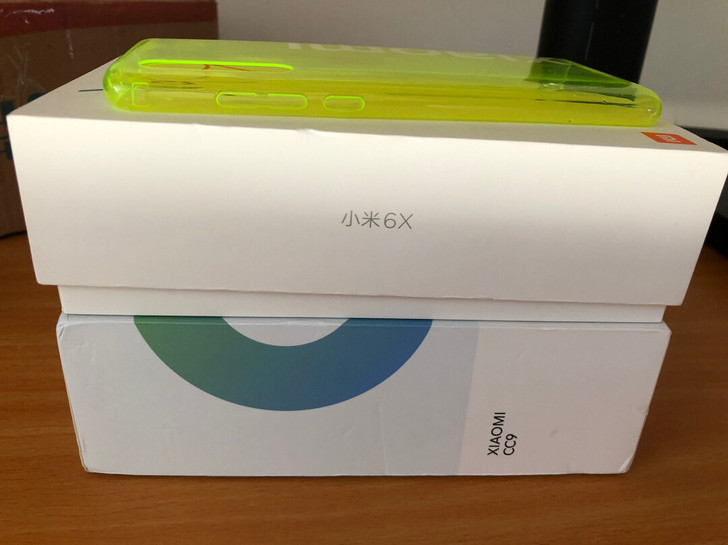 小米cc9  原装手机盒，有取卡针  有个...
