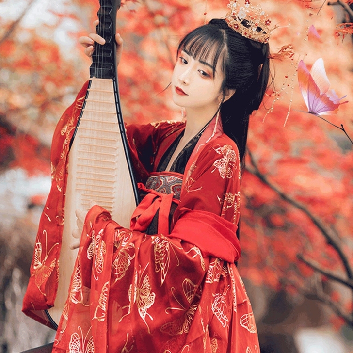美人妆已绝版，m码三件套都有 6米摆
