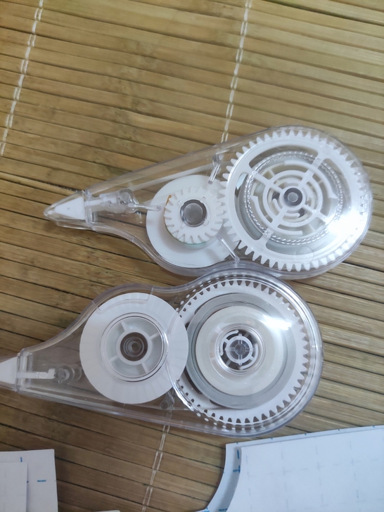 修正液+自粘包书皮纸透明书套，买东西送的用...