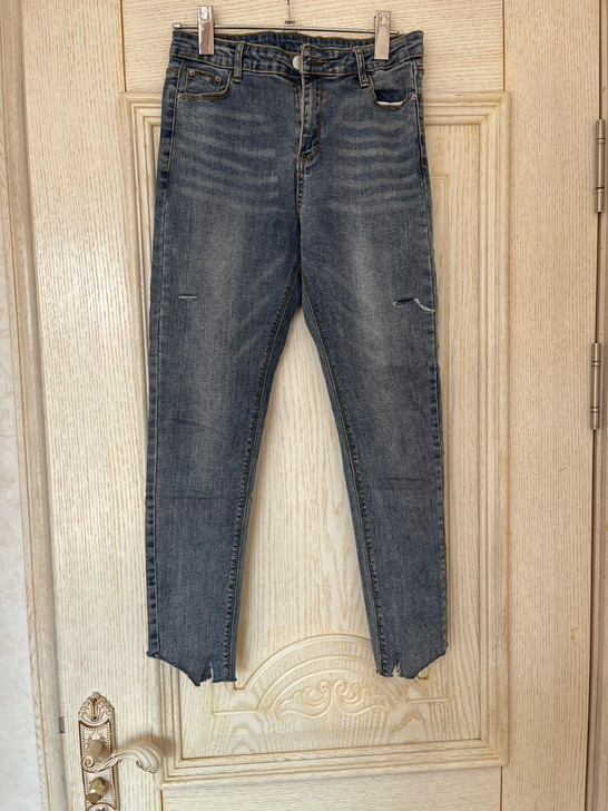 9分瘦腿牛仔裤,9层新,xl码的,腰围70