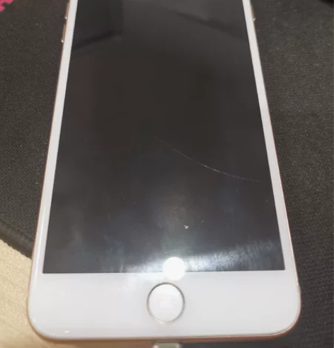 苹果8plus，国行金色，屏幕有划痕，边框...