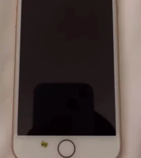 苹果8。自用。有意者来。 电池87%,有点...