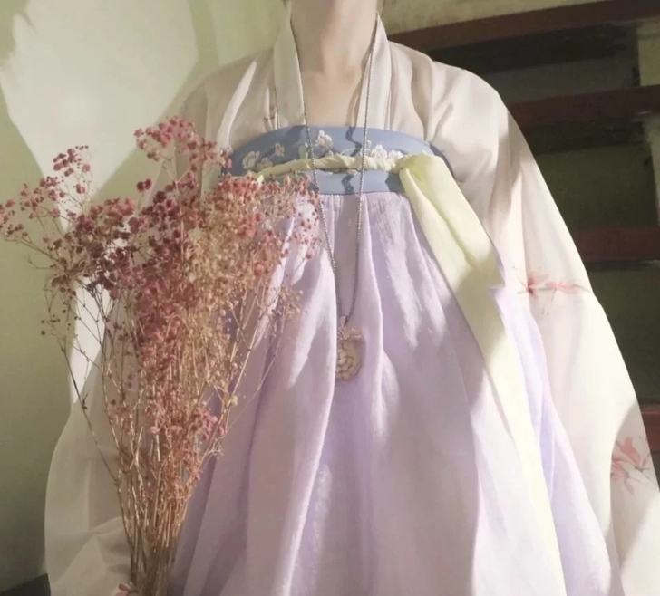 梨花渡远黛m码，有送鞋子和包包
