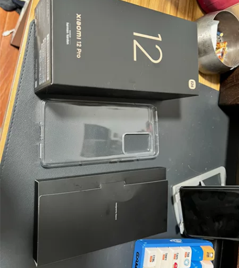 小米12pro 8+256黑色，太原街万达...