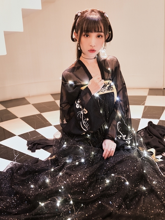 十三余小豆蔻儿[乌鹭]对襟上衫两片式下裙绣...