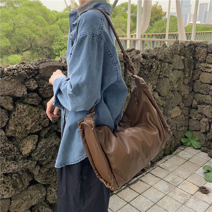 女士大容量斜挎包