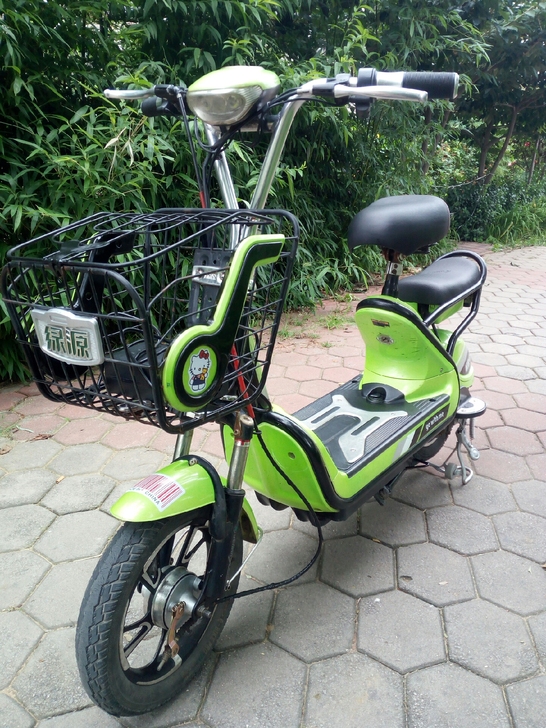 出售正品绿源锂电电动车。外观如图。电池可以...