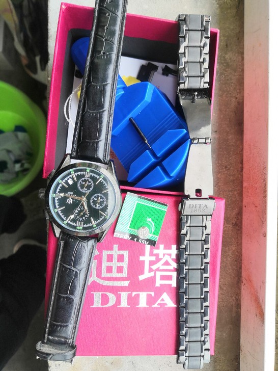 迪塔手表买来没带几次表带一对买来送的东西都...