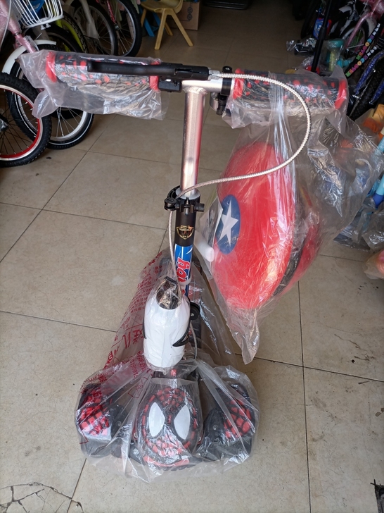 蜘蛛侠滑板车全新