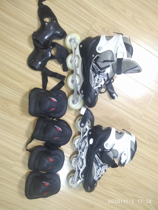 左脚35元，右脚40元，护具10元(一起买...