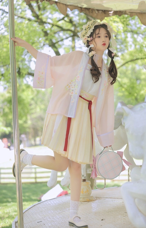 五五年原创汉服女春日少女改良汉元素宋制对襟...