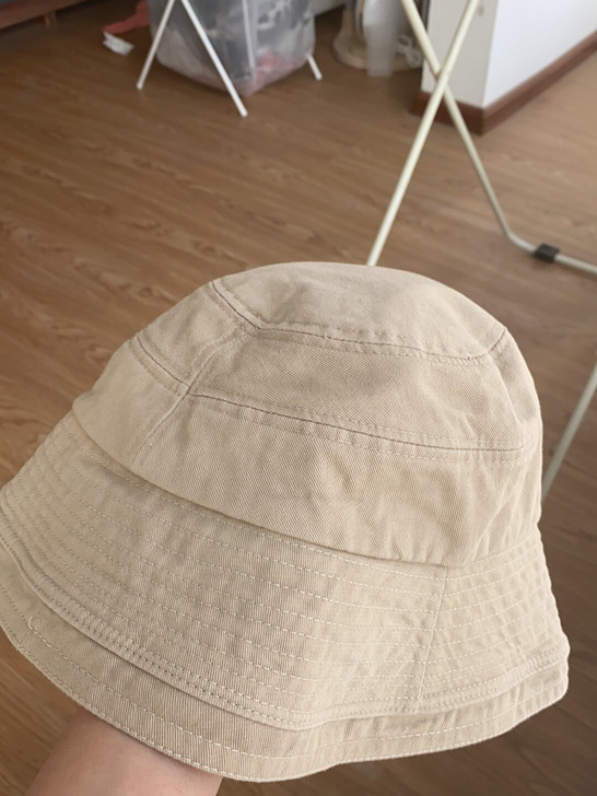 帽子9新。我头很小戴着大。正常头围可戴。4...