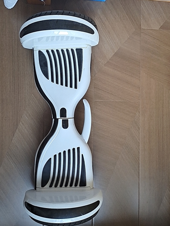 #闲置换钱#凤凰电动平衡车，表面略有磕碰，...