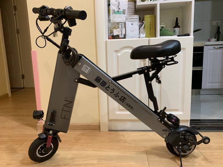 因工作原因用不着，转卖起来   可折叠电瓶...