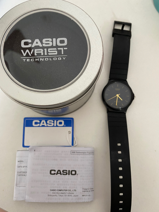 卡西欧黑金手表，小巧秀气，时尚百搭，带过几...