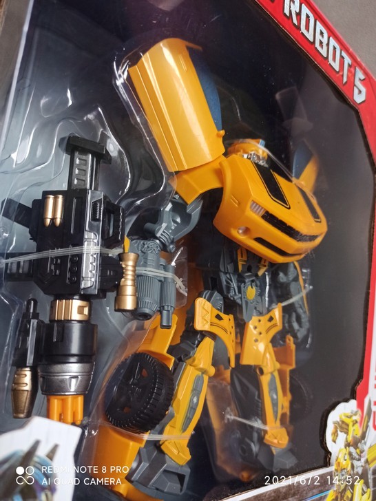 全新超大号变形金刚，一共有2个。单拍运费1...