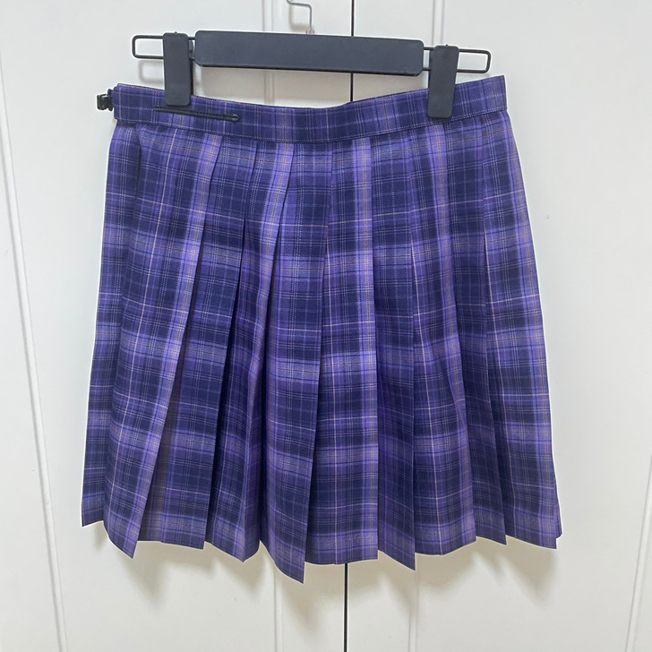 jk群 去年跟风买了一堆jk 都是只穿了一...