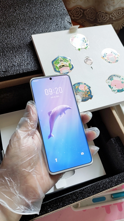 魅族18白海豚珍稀版，