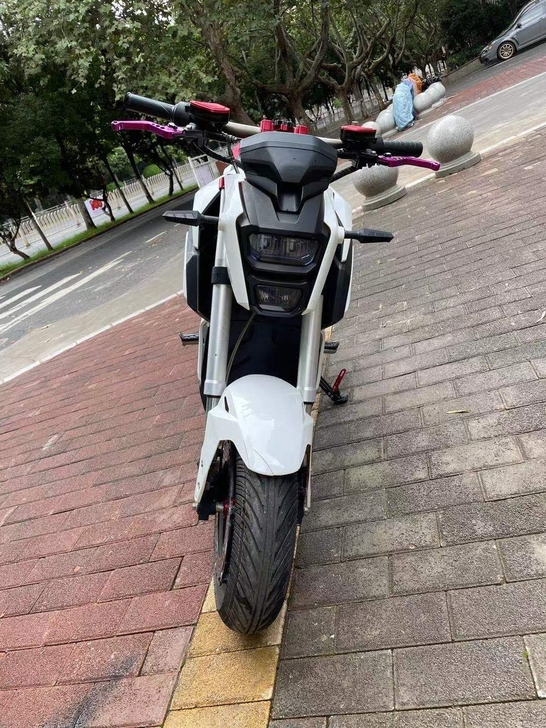 来安排一个顶配小猴子M8.喜欢这款车的可以...