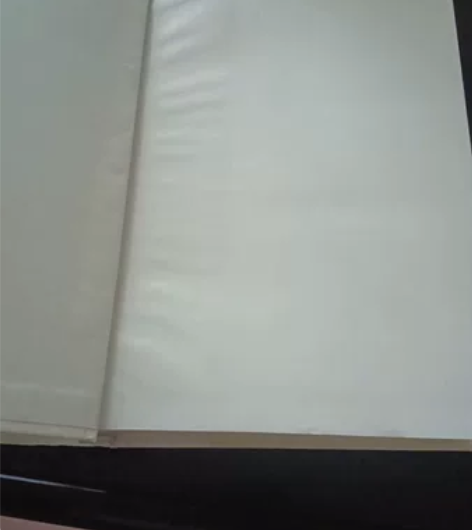 《宋词三百首》用的是彩色印刷,图片精美,文...