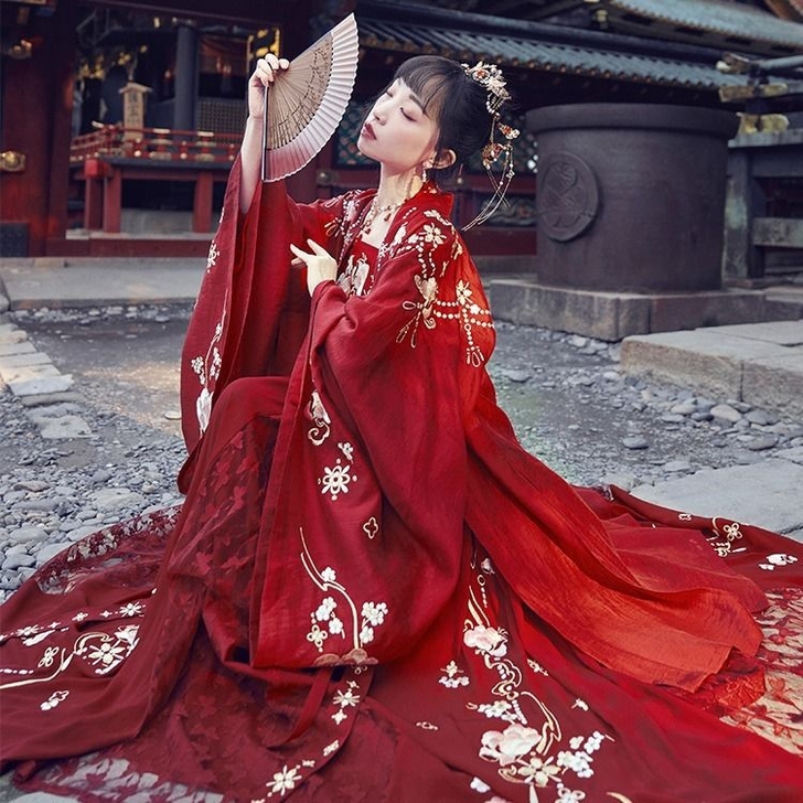 十三余小豆蔻儿[牡丹国色]重工刺绣古装超仙...