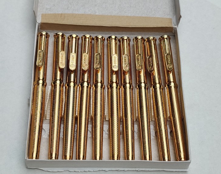 老英雄钢笔原厂正品库存英雄62铱金笔大明尖...